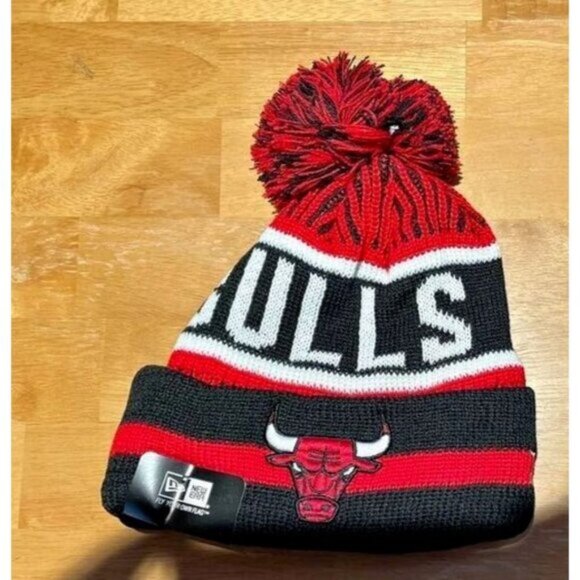 NBA Basketball Chicago Bulls Beanie Sideline Sport Knit Winter Pom Knit Hat Cap - Picture 1 of 2